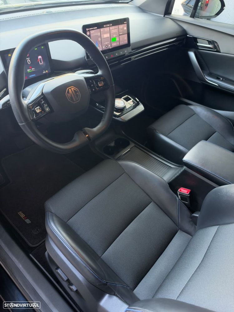 MG MG4 64 kWh Luxury - 8