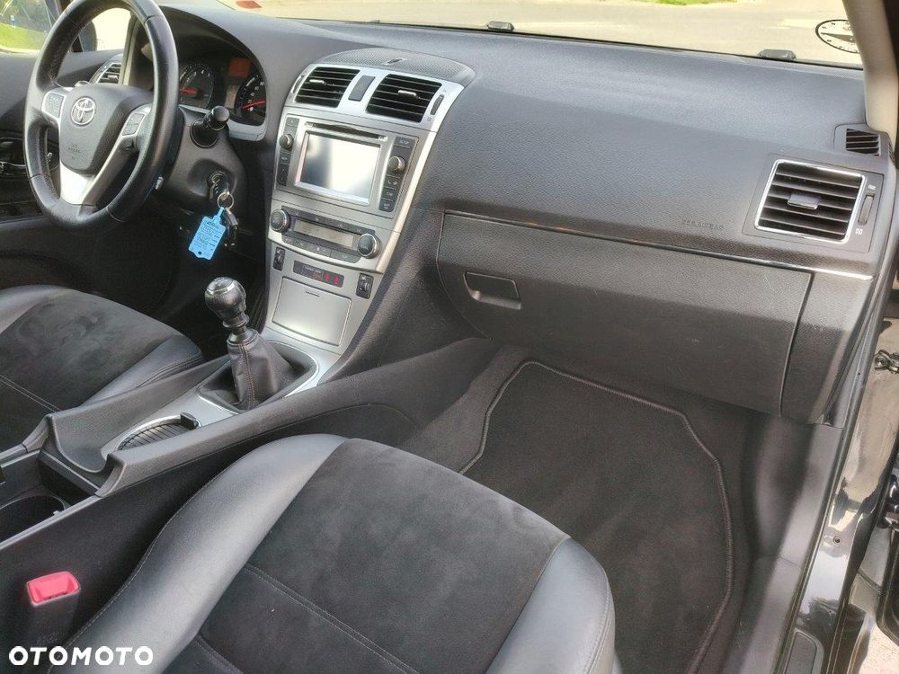 Toyota Avensis 1.8 Premium - 22