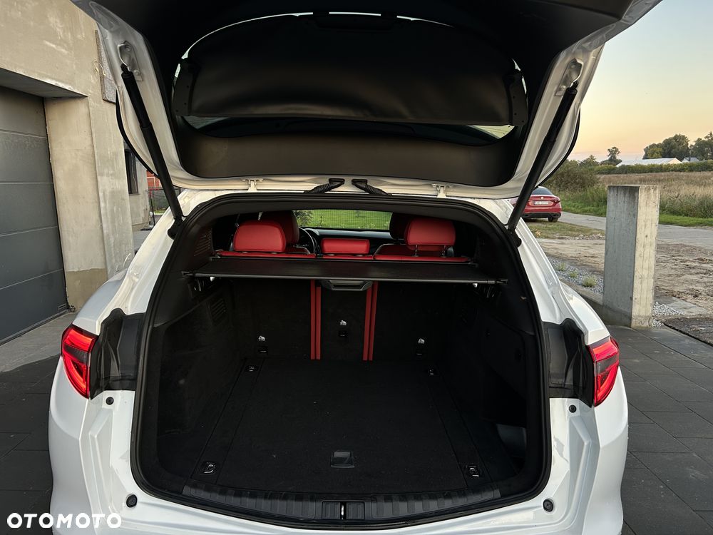 Alfa Romeo Stelvio - 25