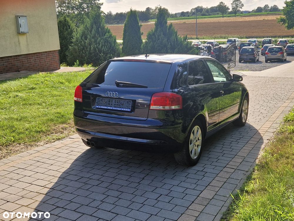 Audi A3 3-drzwiowe 2.0 FSI Ambiente - 9