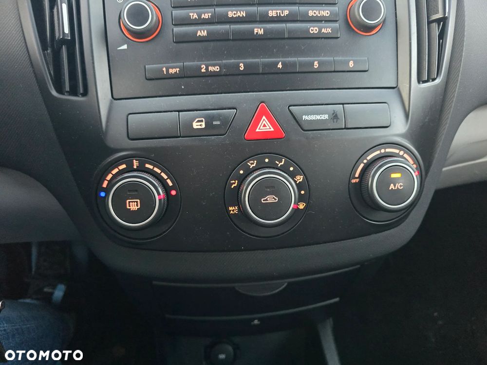 Kia Ceed 1.4 CVVT LX - 26