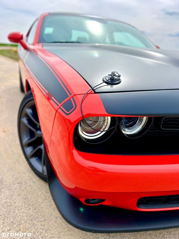 Dodge Challenger - 23
