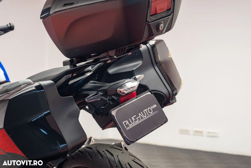 BMW F 900R Force - 21