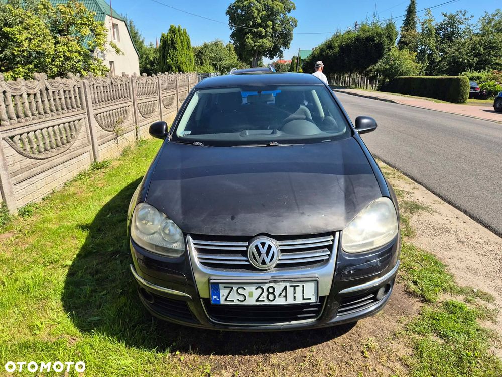 Volkswagen Jetta - 3
