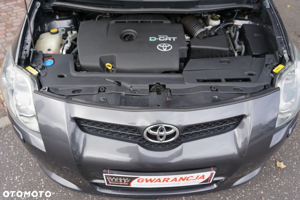 Toyota Auris 2.2 D-4D D-CAT - 23