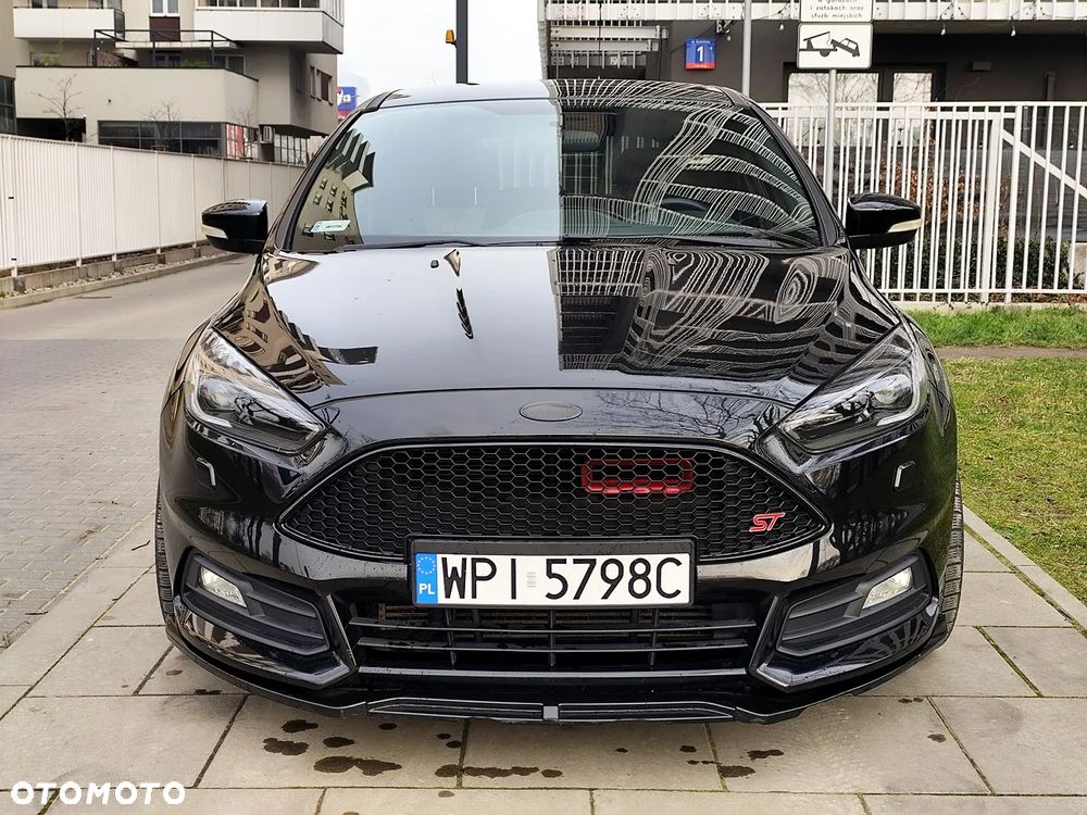 Ford Focus 2.0 EcoBoost ST - 13