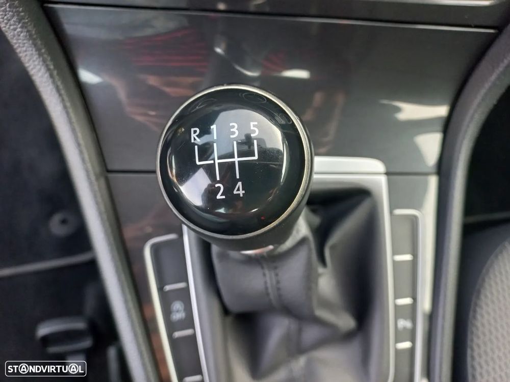 VW Golf 1.6 TDI Confortline - 15