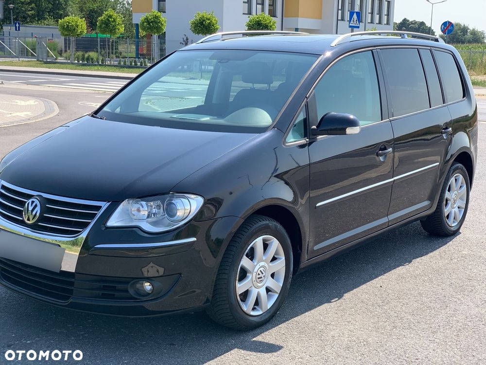 Volkswagen Touran 2.0 TDI DPF Highline - 16