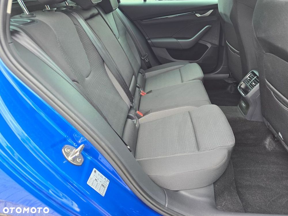 Skoda Octavia 1.5 TSI mHEV Selection DSG - 13