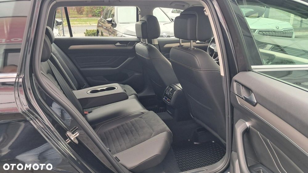 Volkswagen Passat 2.0 TDI EVO Elegance DSG - 8