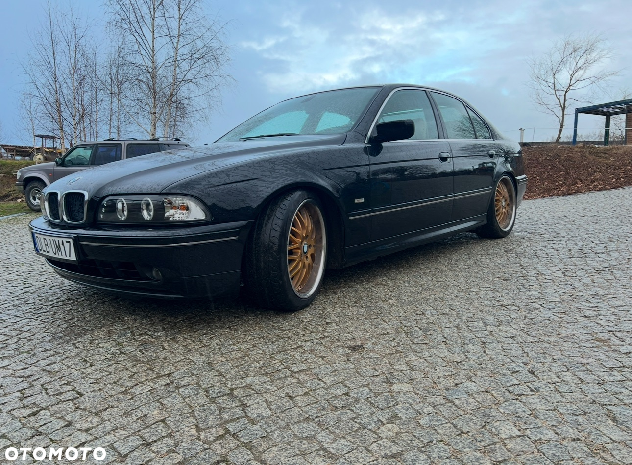 BMW Seria 5 520i - 4