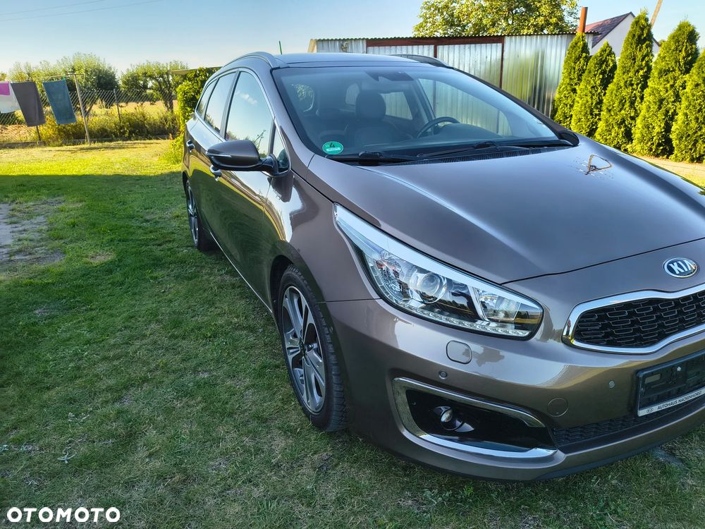 Kia Ceed 1.6 CRDi 136 ISG Platinum Edition - 4