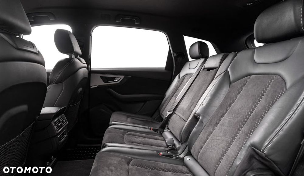 Audi Q7 - 11