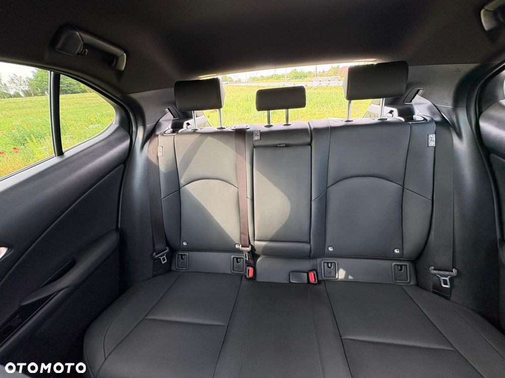 Lexus UX - 28