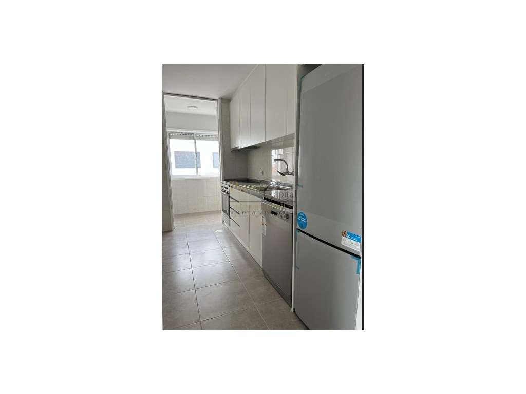 EXCELENTE APARTAMENTO T2, COM COZINHA EQUIPADA, VARANDA, LUGAR DE G... - Grande imagem: 4/22