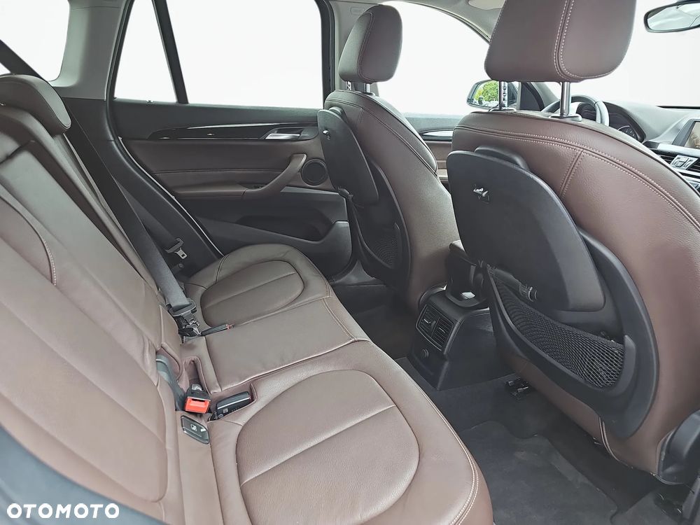 BMW X1 xDrive20i xLine - 11
