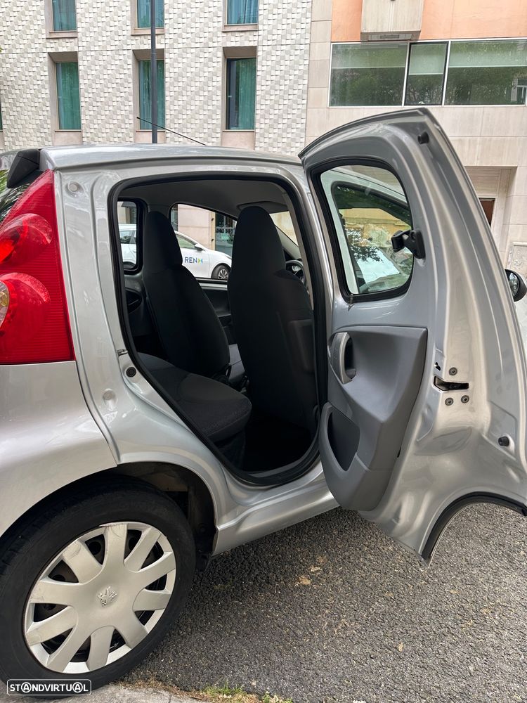 Peugeot 107 1.0 Urban - 11