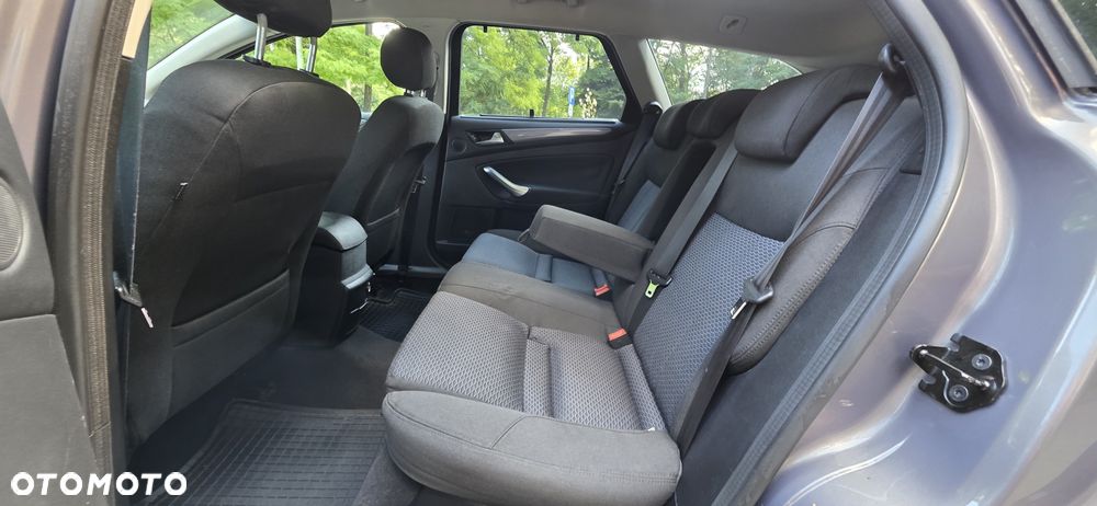 Ford Mondeo 1.6 Gold X - 13