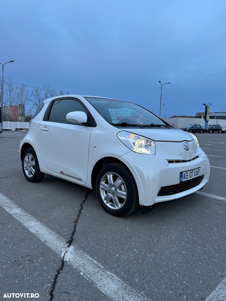 Toyota iQ - 3