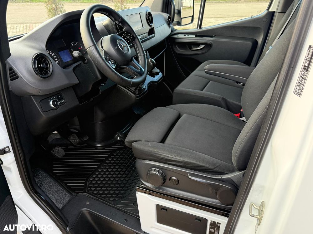 Mercedes-Benz Sprinter - 20