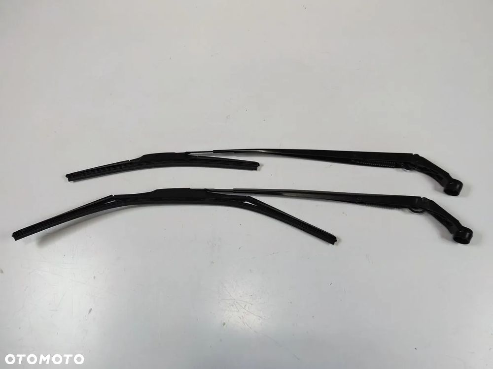 TOYOTA CAMRY 19-24r Ramiona Wycieraczek - 1