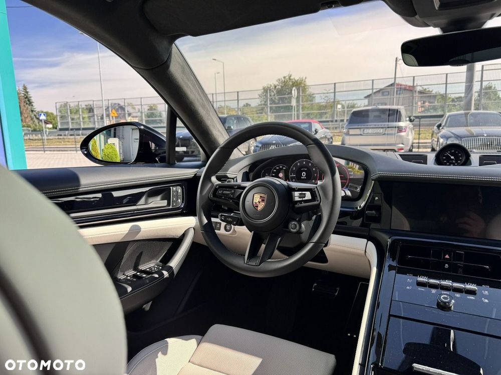 Porsche Panamera GTS - 24
