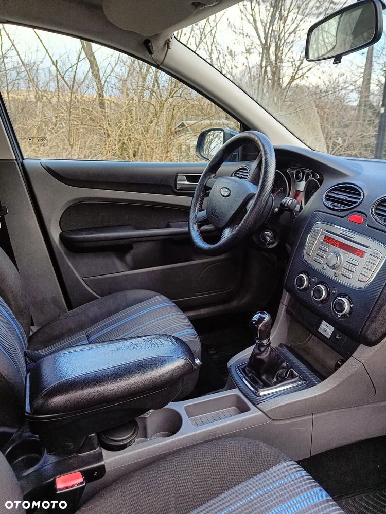 Ford Focus 1.6 Trend - 8