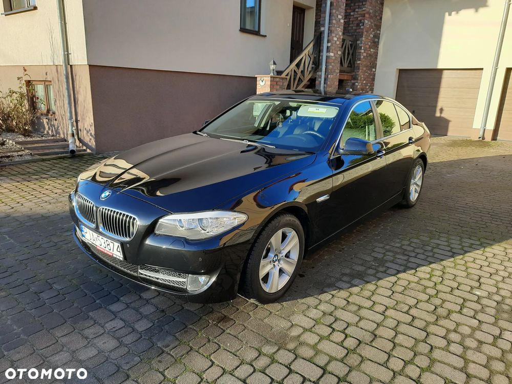 BMW Seria 5 528i - 1