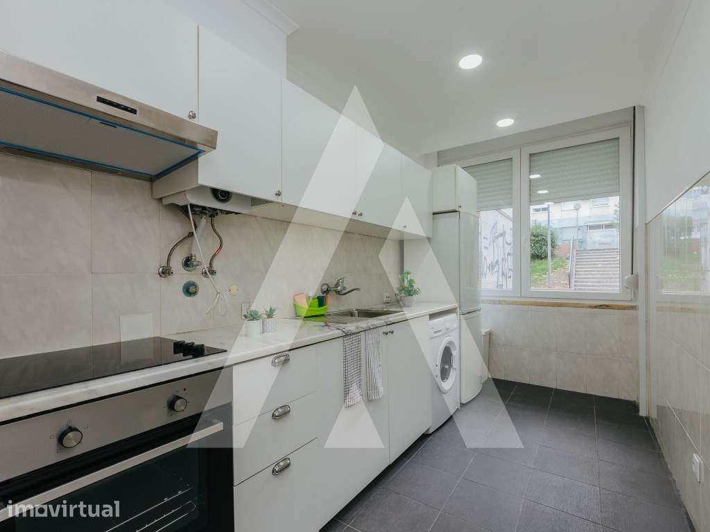 Excelente investimento! Apartamento T3 no centro de Odivelas! - Grande imagem: 2/21
