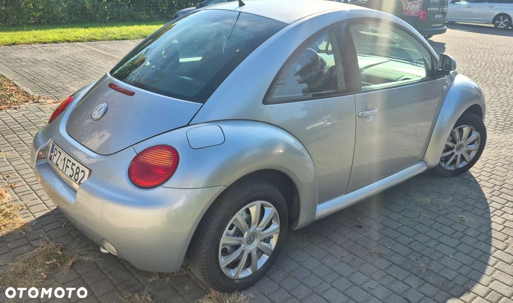 Volkswagen New Beetle 2.0 - 28