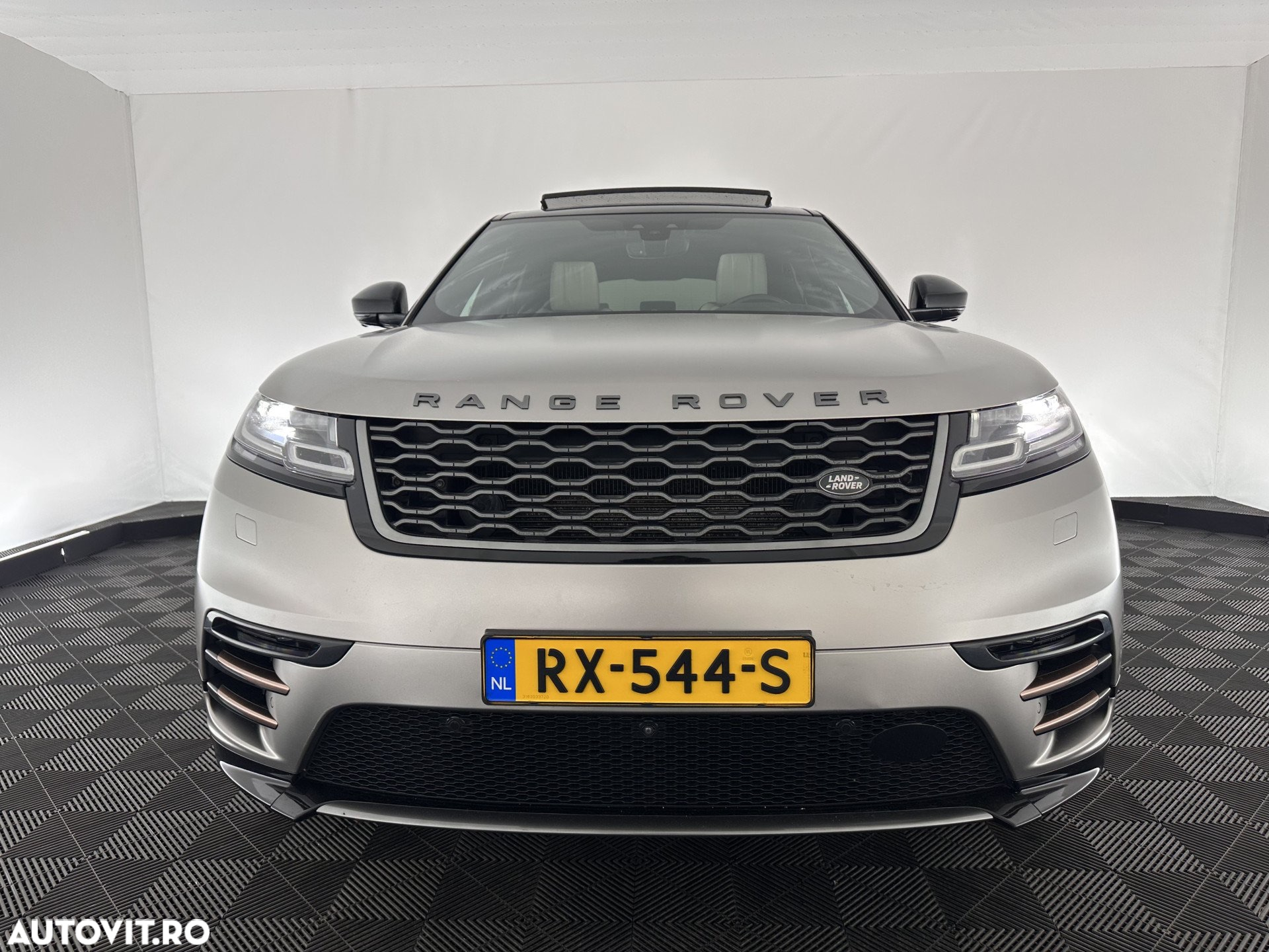Land Rover Range Rover Velar 3.0 R-Dynamic - 5