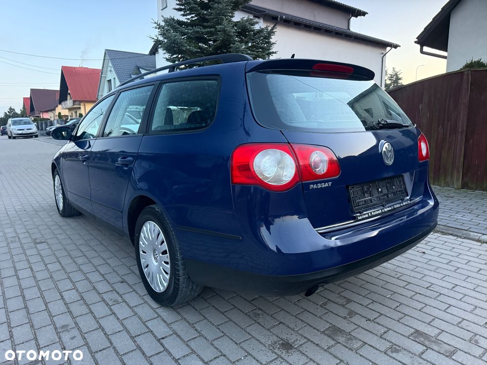 Volkswagen Passat Variant 1.6 FSI Comfortline - 4