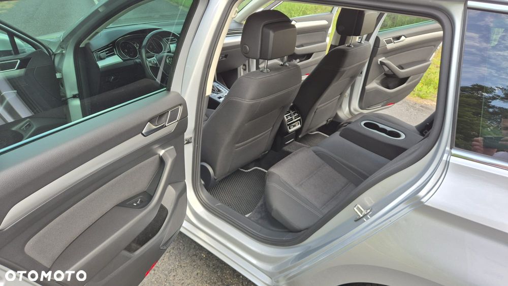 Volkswagen Passat 2.0 TDI SCR 4Mot DSG Comfortline - 18