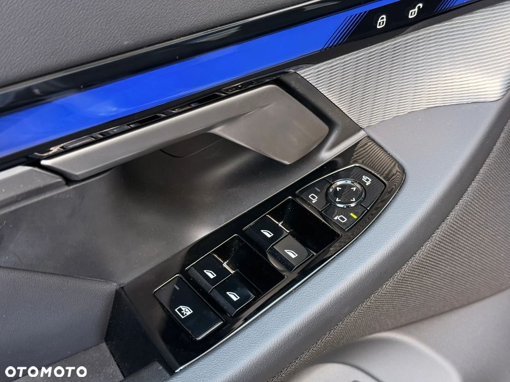 BMW Seria 5 520i - 27