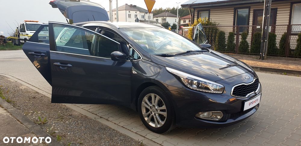 Kia Ceed 1.6 GDI ISG Spirit - 11