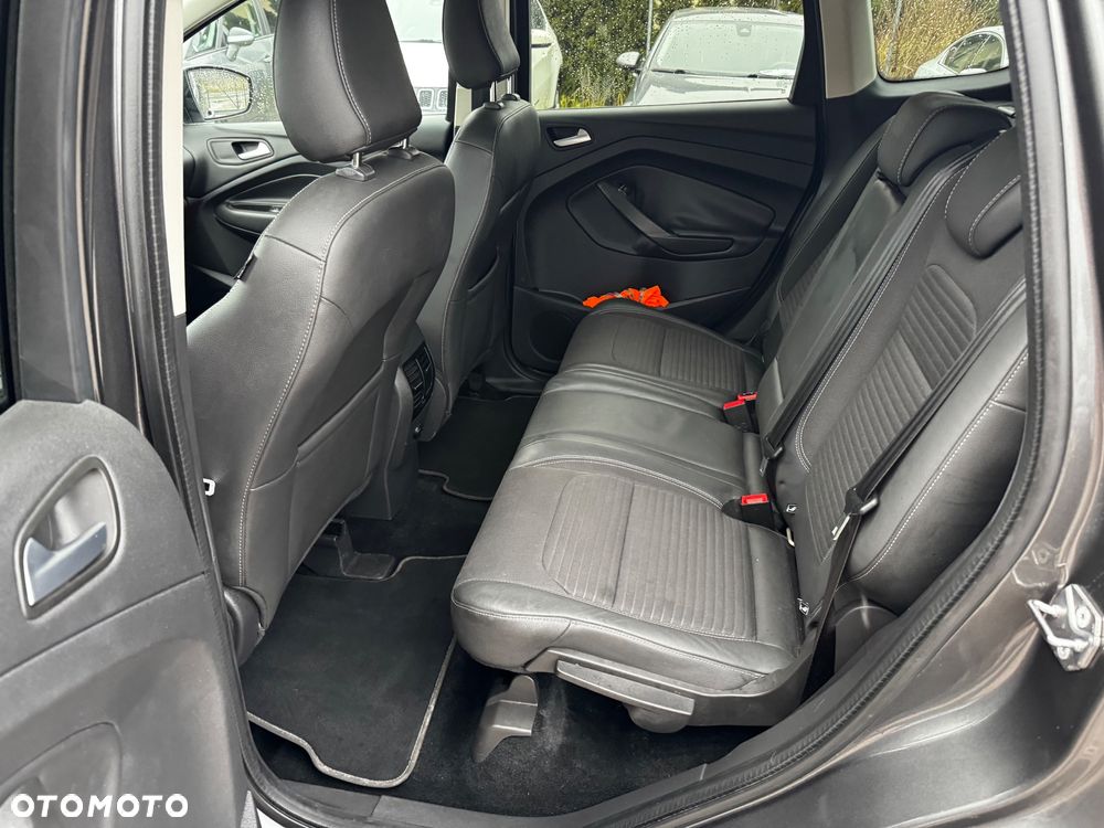 Ford Kuga 1.5 EcoBoost 2x4 Titanium - 25