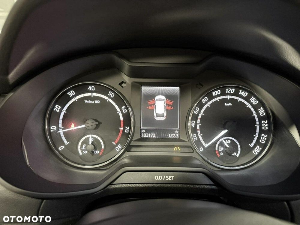 Skoda Octavia 2.0 TSI RS - 25