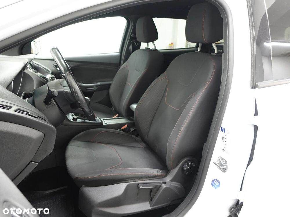 Ford Focus - 22