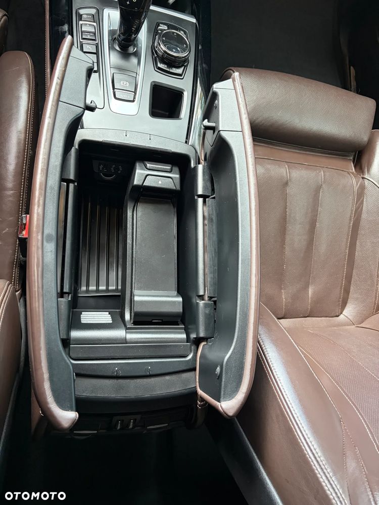 BMW X5 xDrive50i Sport-Aut - 31