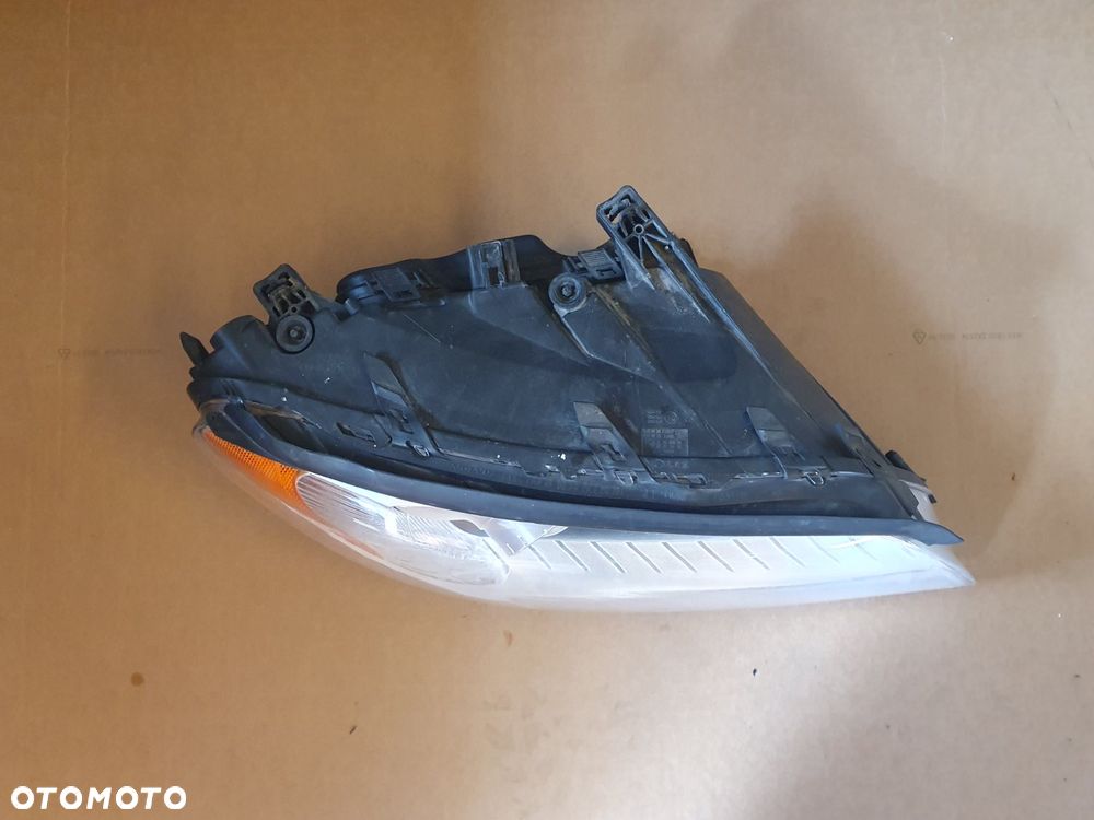 REFLEKTOR PRAWY VOLVO V70 III 3 XC70 II XENON EUROPA - 3