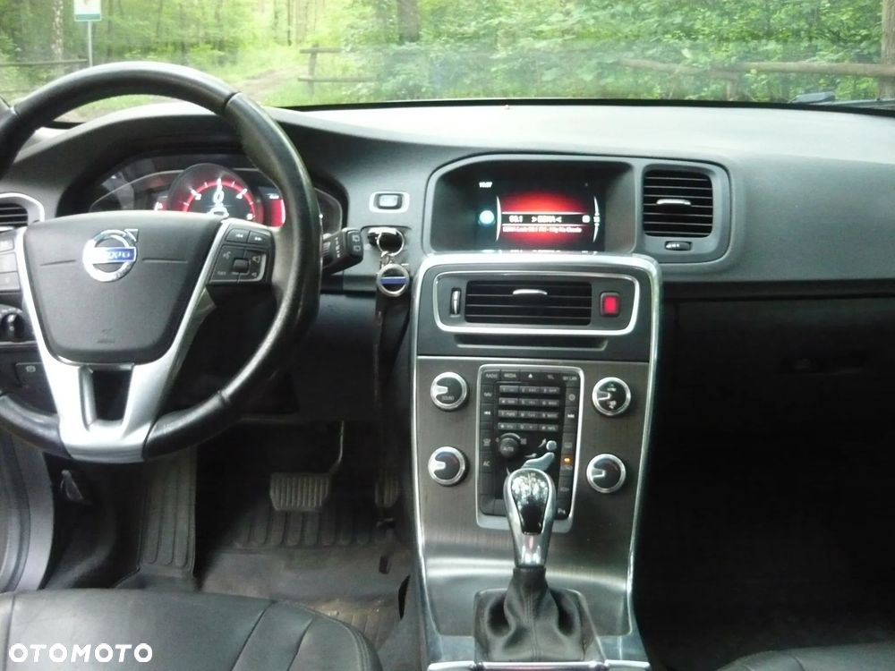 Volvo V60 D3 Drive-E Momentum - 15