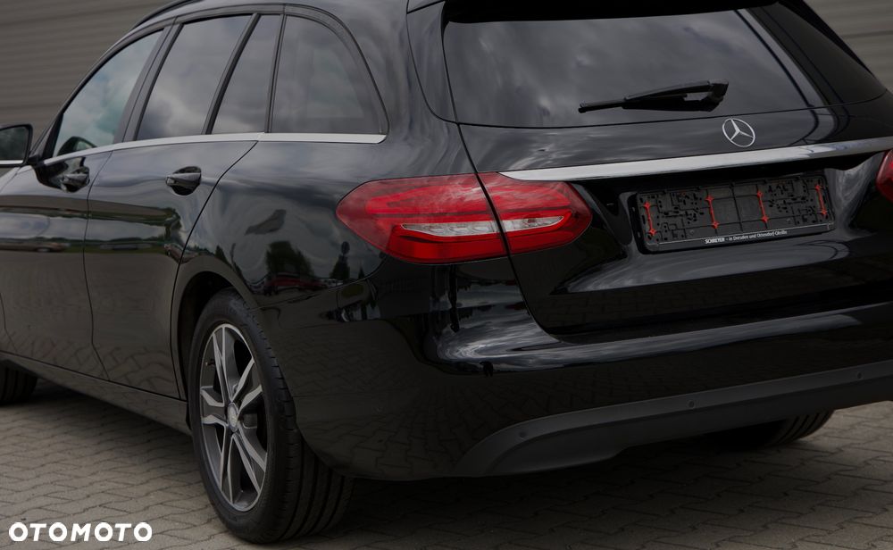 Mercedes-Benz Klasa C 180 9G-TRONIC Edition - 34