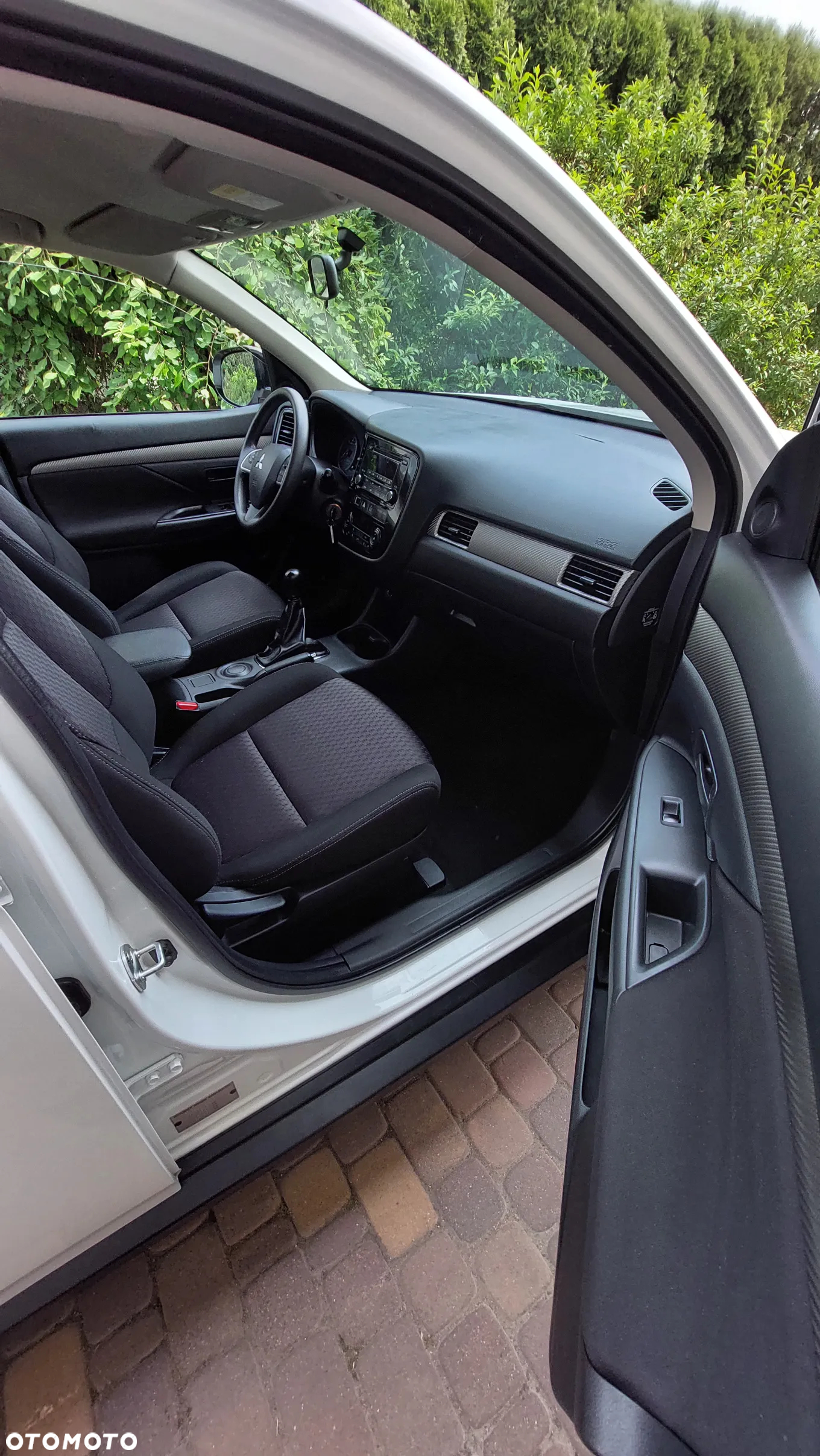 Mitsubishi Outlander 2.0 2WD Inform - 18
