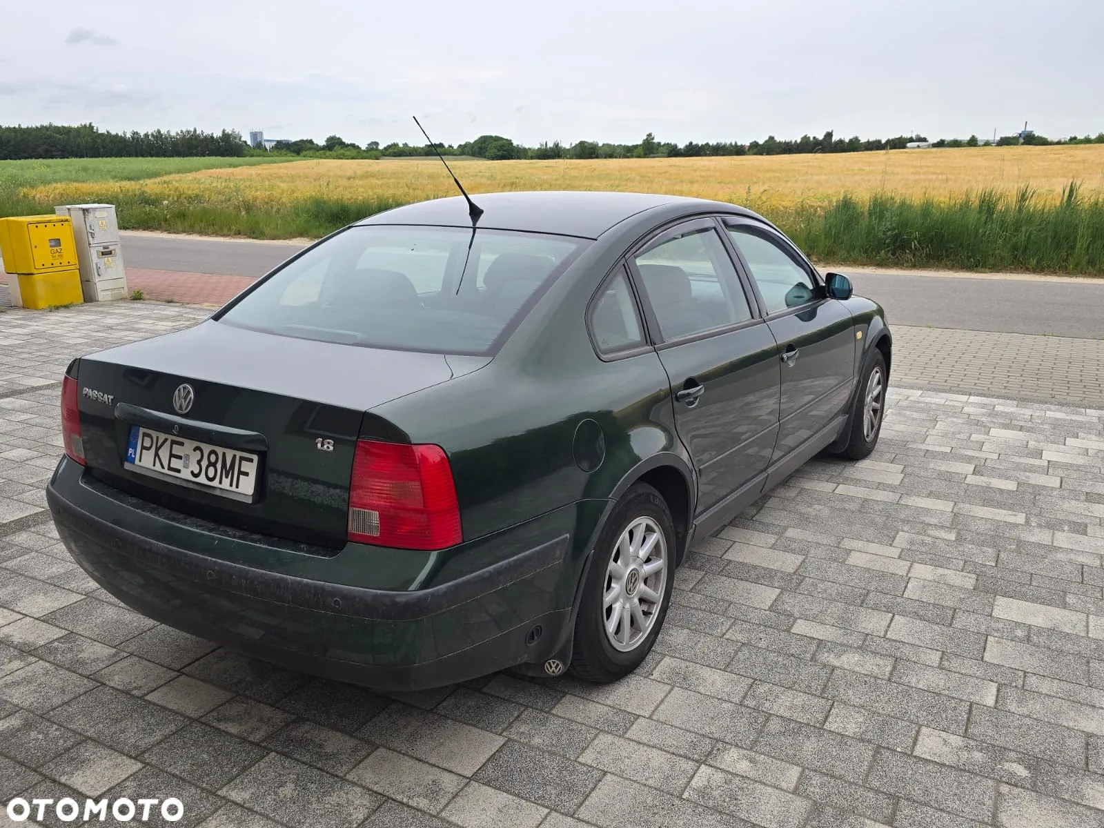 Volkswagen Passat 1.8 - 4