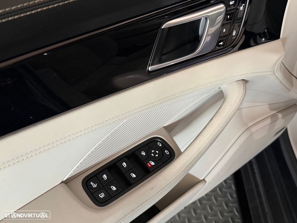 Porsche Panamera 4 E-Hybrid Executive - 16