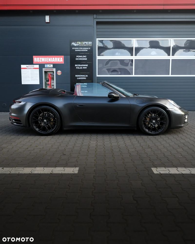 Porsche 911 Carrera 4 Cabrio - 15