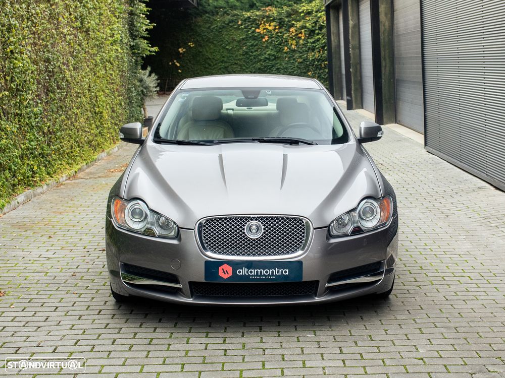 Jaguar XF 2.7 D V6 Luxury - 3