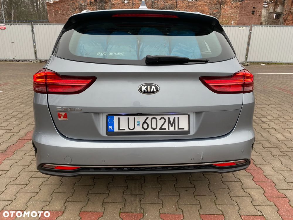 Kia Ceed - 8