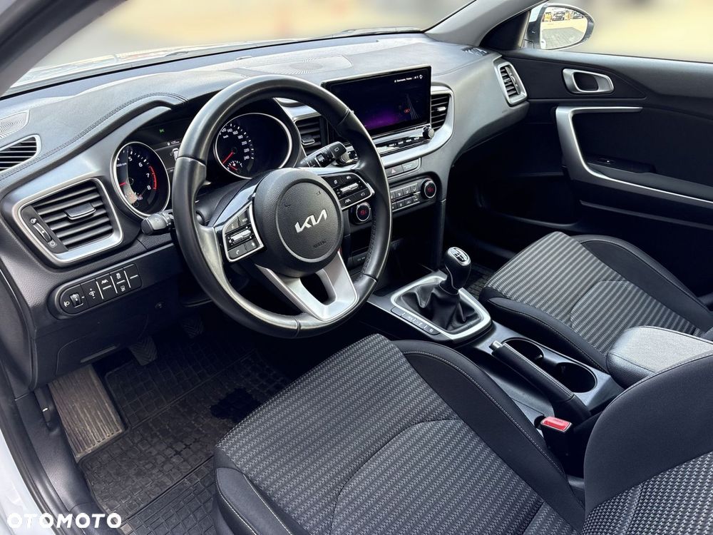 Kia Ceed - 9