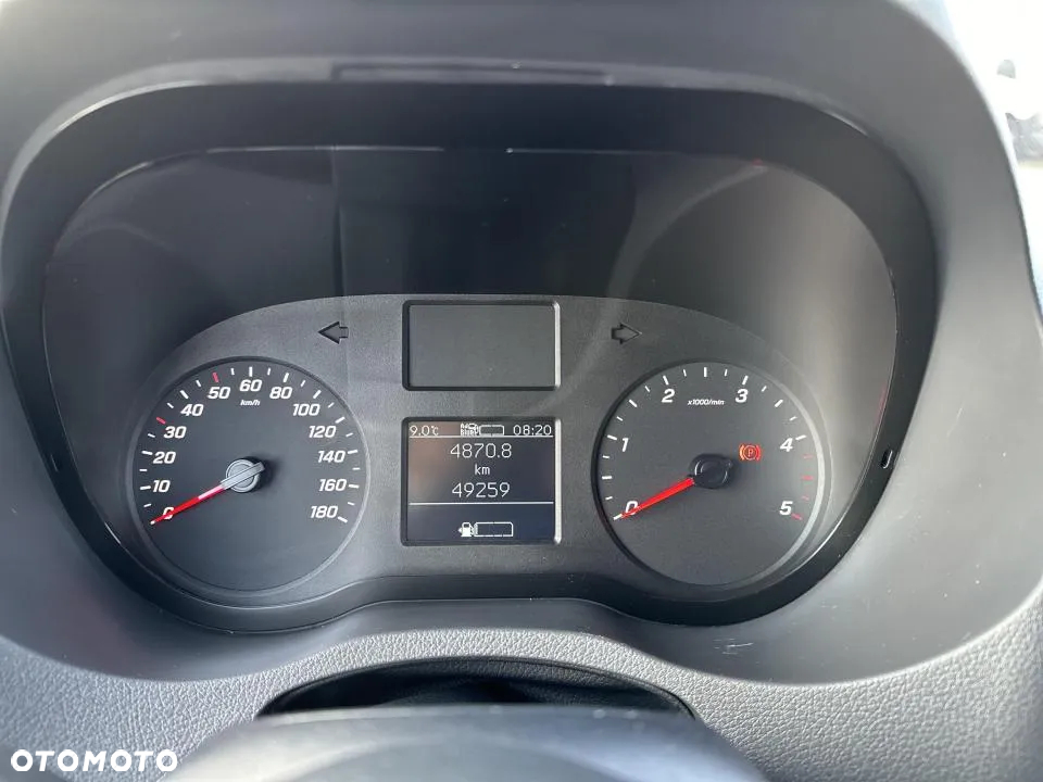 Mercedes-Benz Sprinter - 14